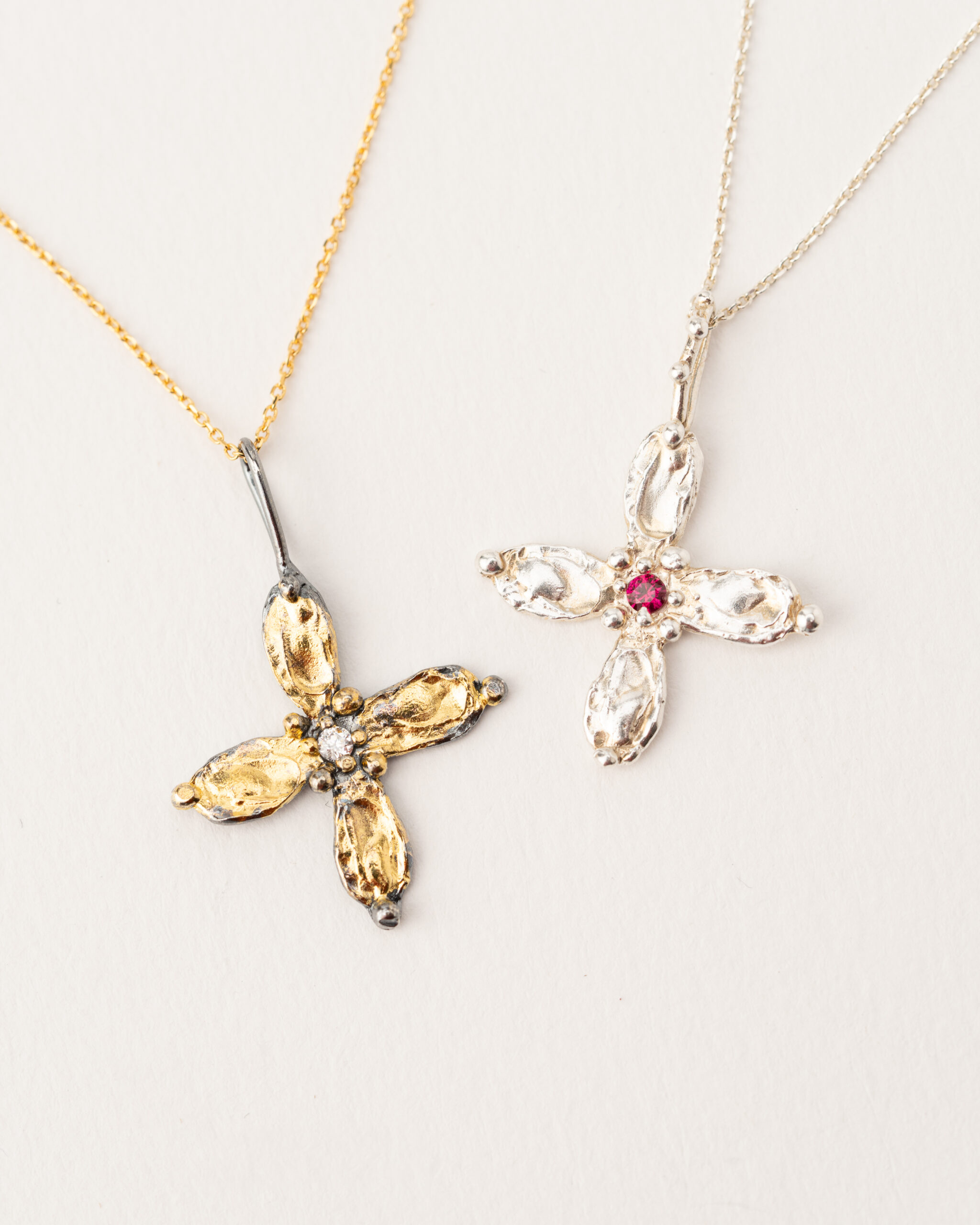 Pandantiv handmade de argint 925/ placat cu aur de 24K sau cu foita de aur de24K/– Royal Cross heart - imagine 2
